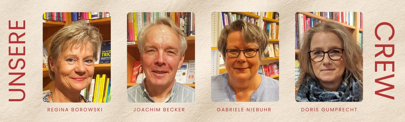 Das Team der Buchhandlung Stojan in Ahrensburg – Regina Borowski, Joachim Becker, Gabriele Niebuhr und Doris Gumprecht – als Einzelporträts im Innenraum der Buchhandlung vor farbenfrohen Bücherregalen, stehen für persönliche Beratung, vielfältiges Buchsortiment und literarische Empfehlungen in gemütlicher Buchhandelsatmosphäre